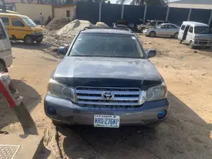 Toyota Highlander 2004 Gray