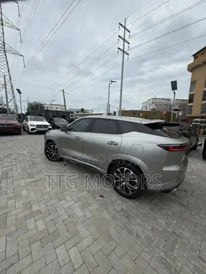 Changan UNI-Z iDD Premium 2024 Gold