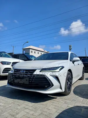 Toyota Avalon XLE 2022 White