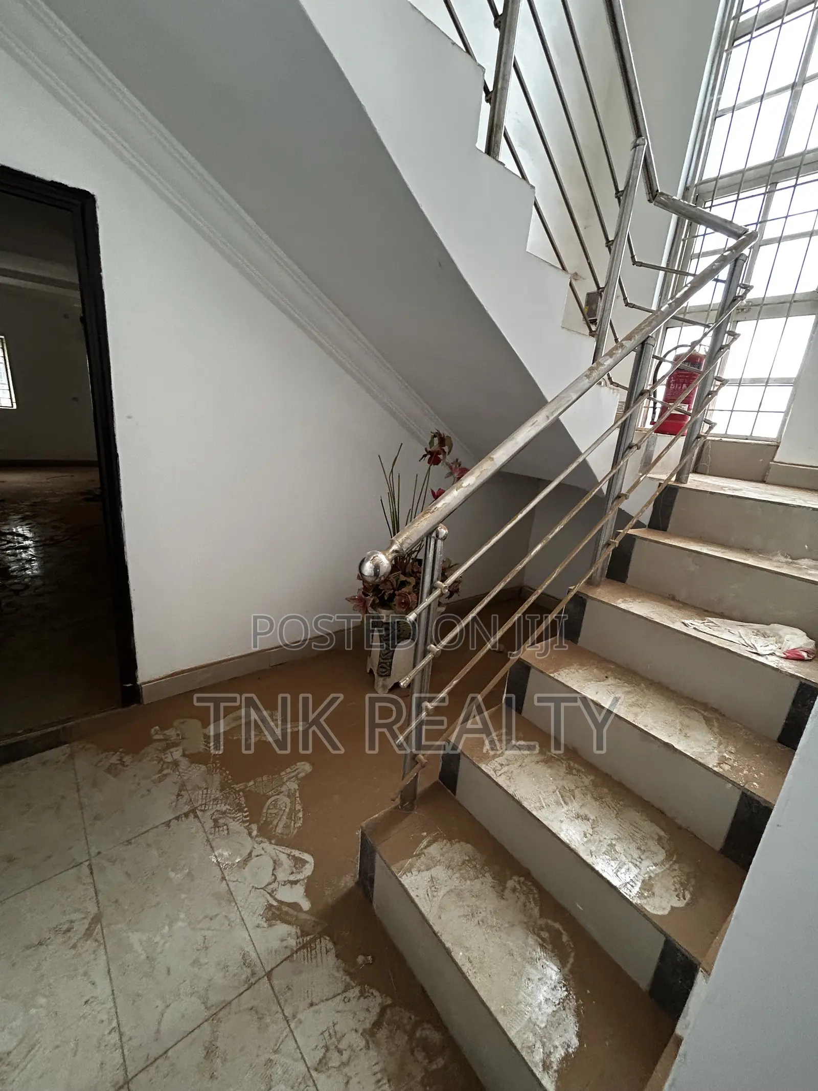 4bedroom Duplex for Office Use