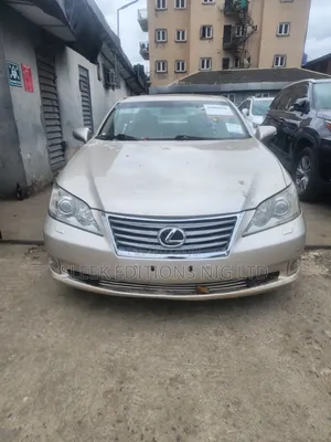 Lexus ES 350 2011 Gold