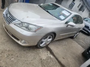 Lexus ES 350 2011 Gold