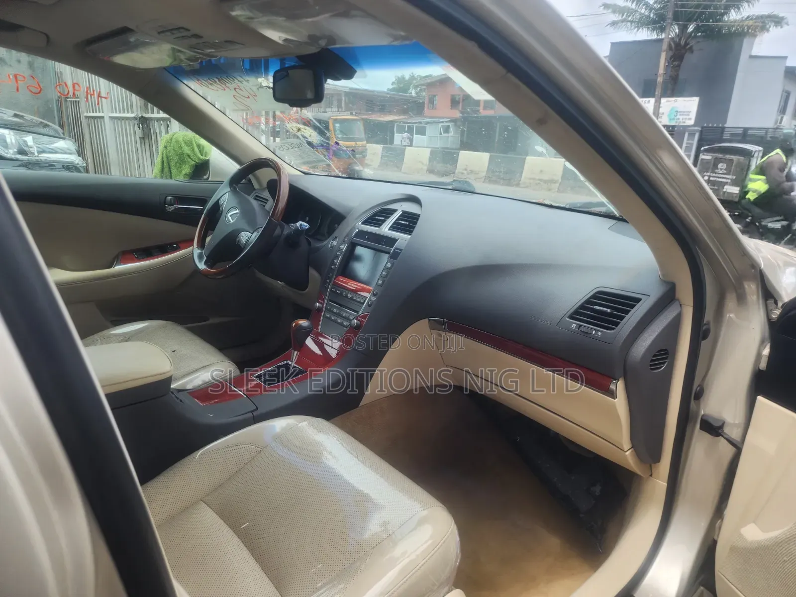 Lexus ES 350 2011 Gold