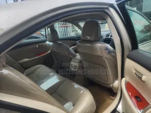 Lexus ES 350 2011 Gold