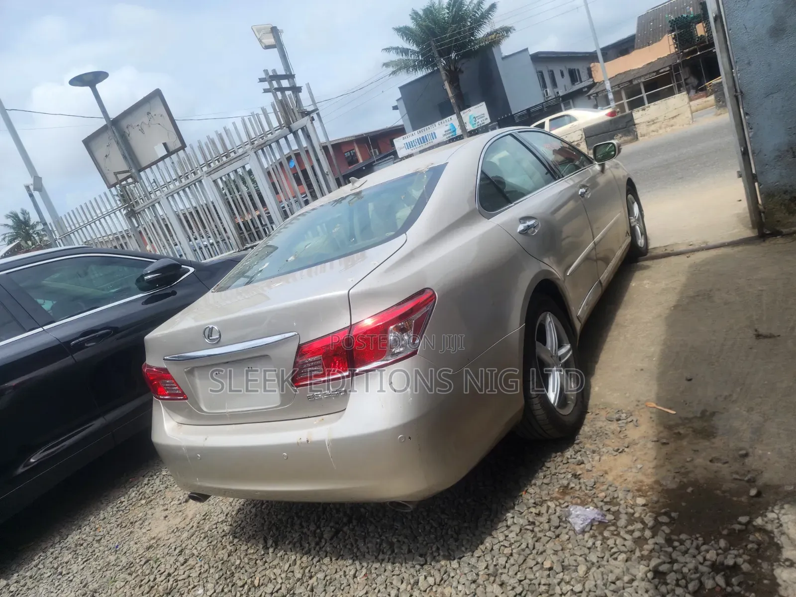 Lexus ES 350 2011 Gold