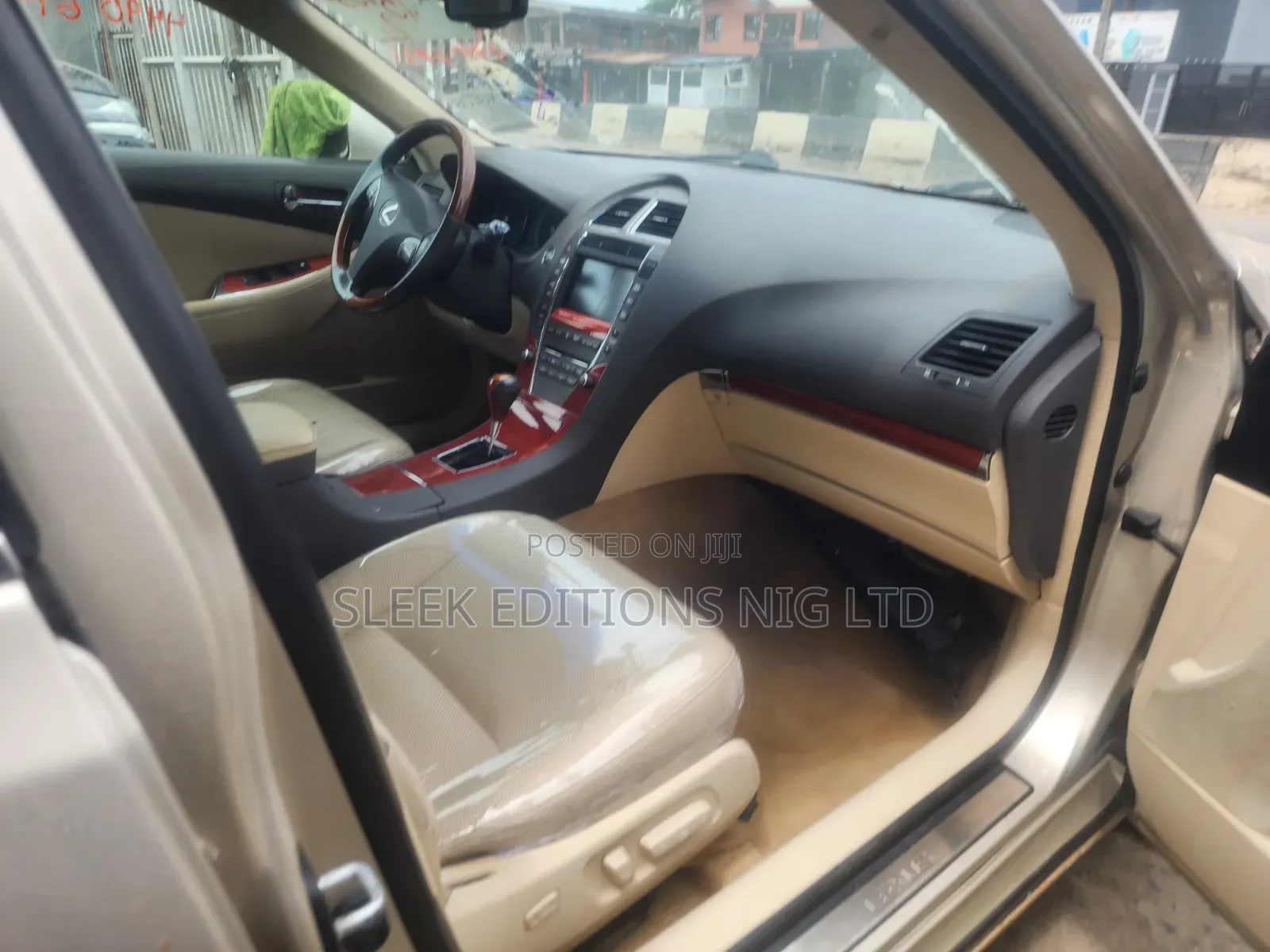 Lexus ES 350 2011 Gold