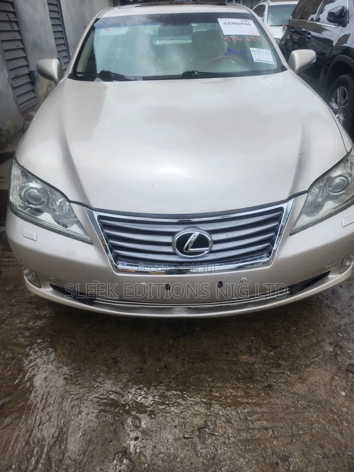 Lexus ES 350 2011 Gold