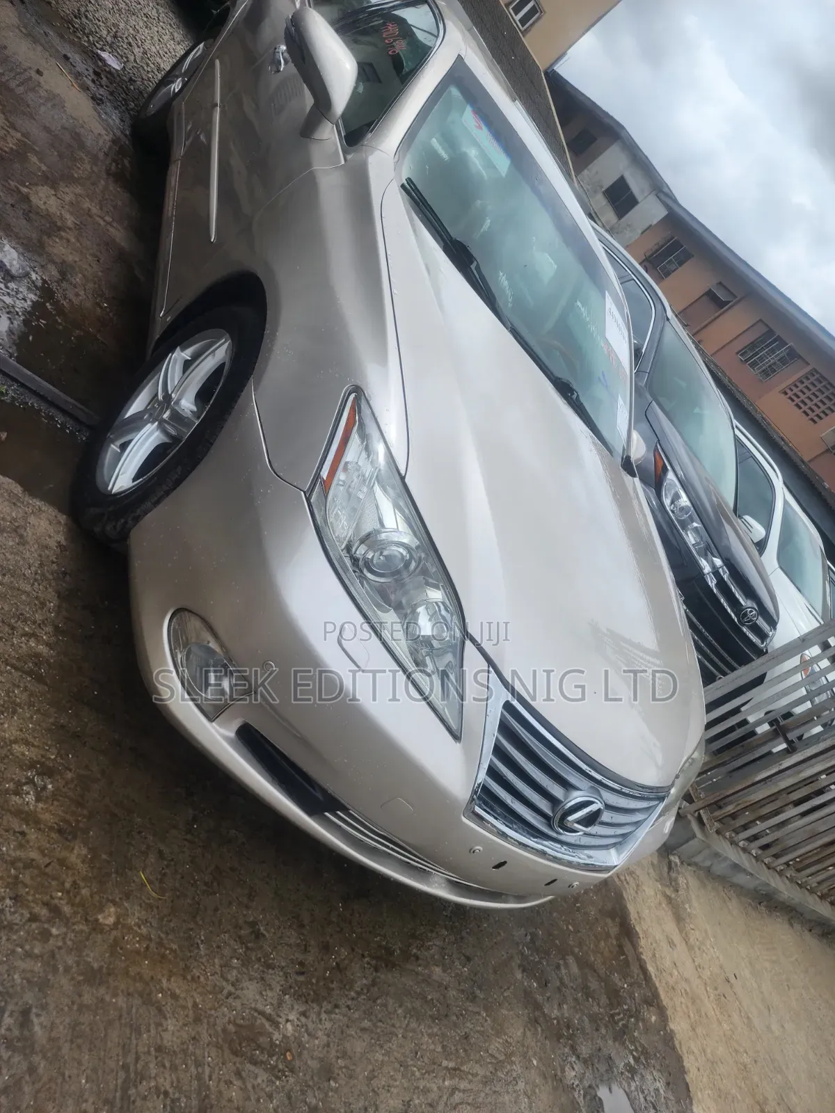 Lexus ES 350 2011 Gold