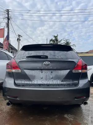 Toyota Venza AWD 2010 Gray