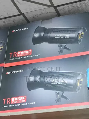 Triopo TR400 Professional Studio Flash Light.