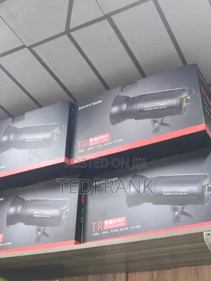 Triopo TR400 Professional Studio Flash Light.
