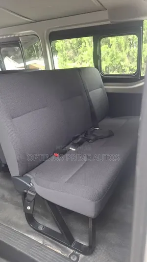 Toyota HiAce 2015 White