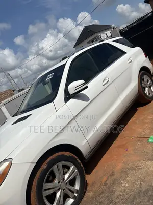 Mercedes-Benz M Class ML350 4dr SUV (3.5L 6cyl 7A) 2015 White
