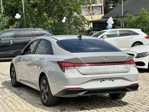Hyundai Elantra 2021