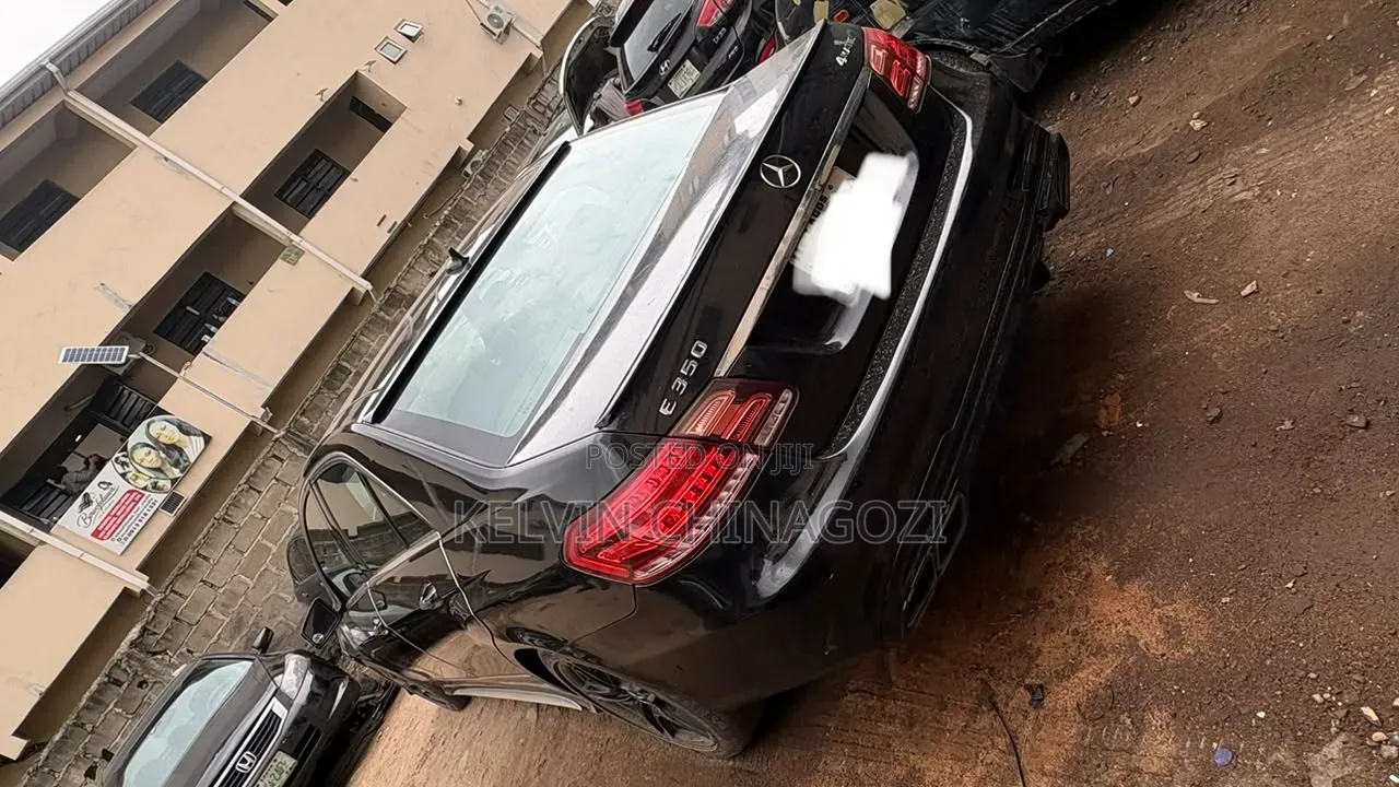 Mercedes-Benz E-Class 2011 Black