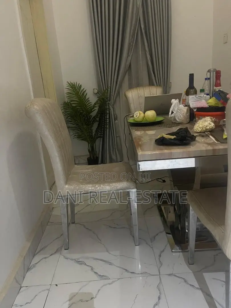 Marble Dining