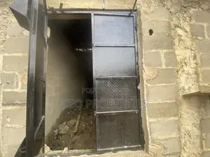 15sqm Shop Facing Badore Road-2 Shops Can Be Combined