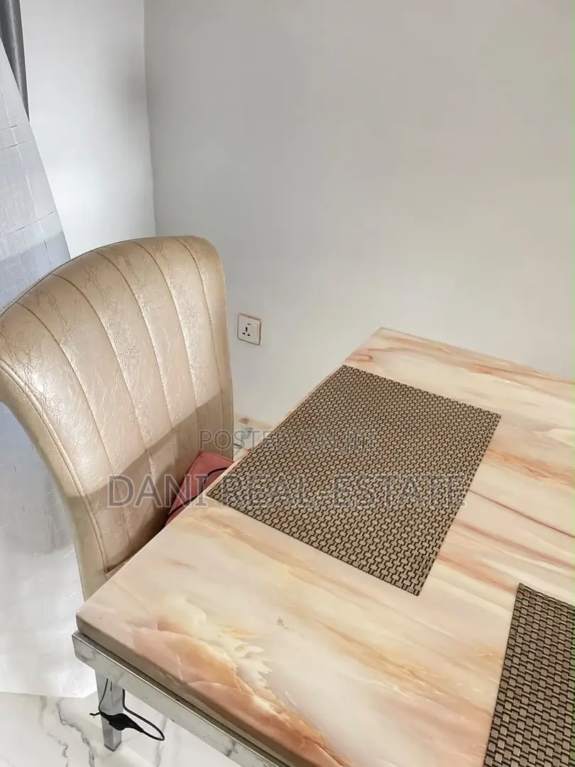 Marble Dining