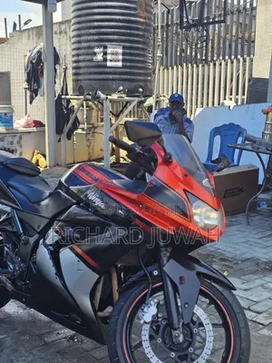 Kawasaki EX250 2010 Red