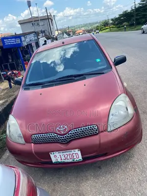 Toyota Yaris 2004 Red