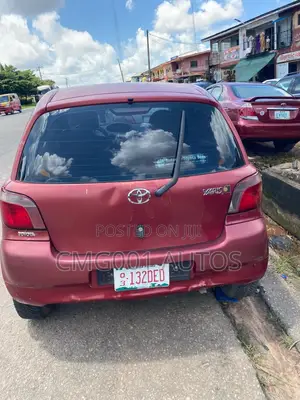 Toyota Yaris 2004 Red