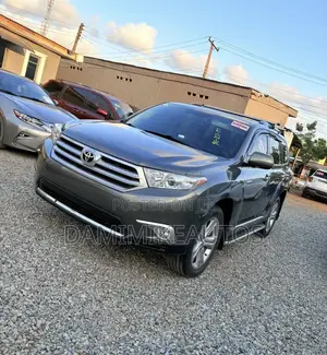 Toyota Highlander Limited 2012 Green