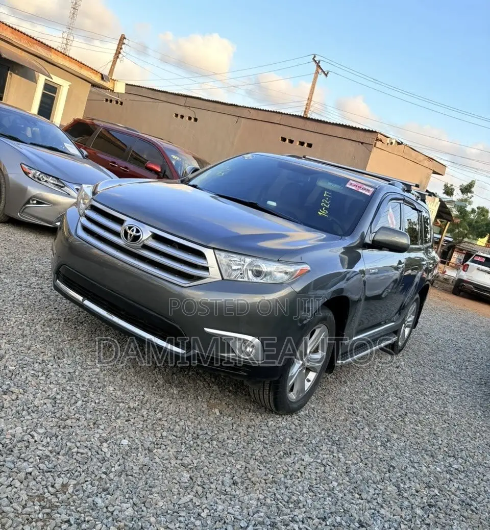 Toyota Highlander Limited 2012 Green