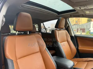 Toyota RAV4 Platinum 4dr SUV AWD (2.5L 4cyl 6A) 2018 Silver