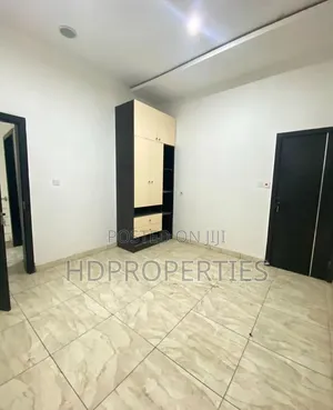1bdrm Shared Apartment in Royal Pine, Lagos Island / Lagos Island