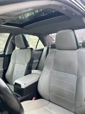 Toyota Camry SE 4dr Sedan (2.5L 4cyl 6A) 2016
