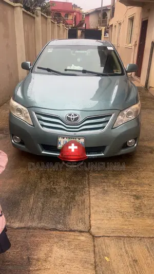 Toyota Camry LE 4dr Sedan (2.5L 4cyl 6AM) 2010 Green
