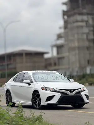 Toyota Camry 2018 White