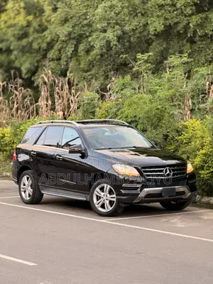 Mercedes-Benz M Class ML350 4dr SUV (3.5L 6cyl 7A) 2014 Black