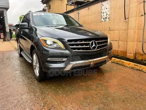 Mercedes-Benz M Class ML350 4MATIC 4dr SUV AWD (3.5L 6cyl 7A) 2015 Gray