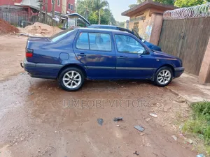 Volkswagen Vento 2001 Blue