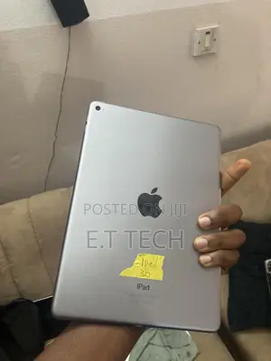 Apple iPad 10.2 (2021) 64 GB Silver