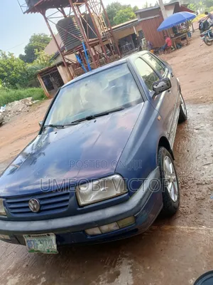 Volkswagen Vento 2001 Blue