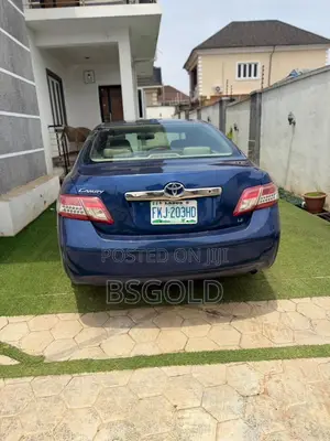 Toyota Camry 2010 Blue