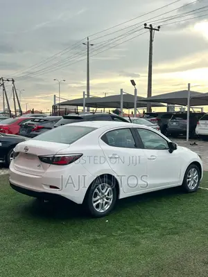 Scion iA Base 2016 White