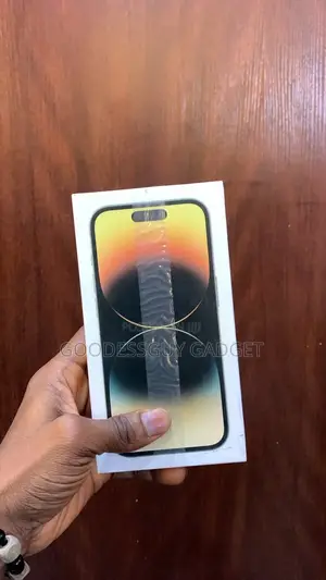 New Apple iPhone 13 128 GB Gold