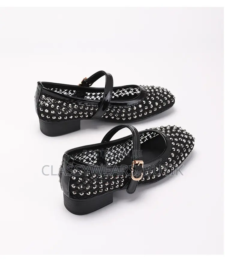 Rhinestone-Embellished Mesh Breathable Flat Shoes