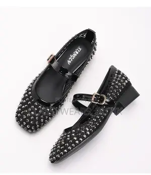 Rhinestone-Embellished Mesh Breathable Flat Shoes