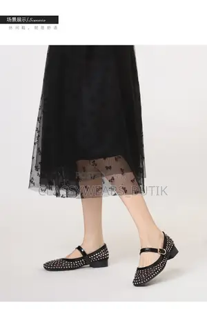 Rhinestone-Embellished Mesh Breathable Flat Shoes
