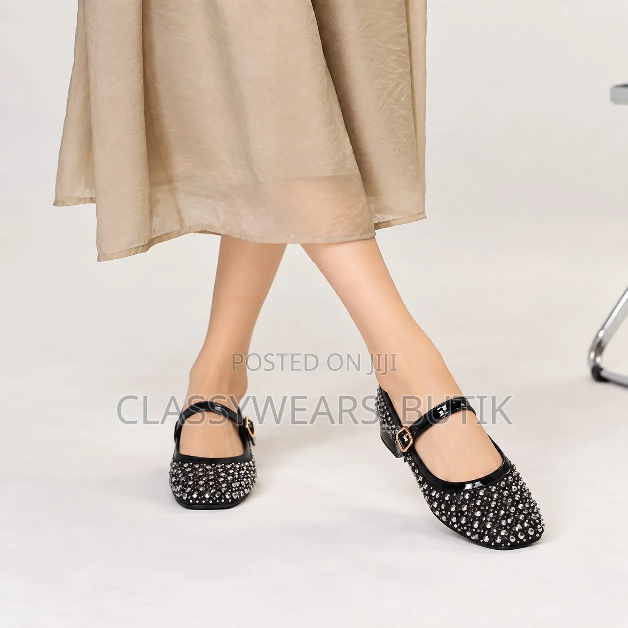 Rhinestone-Embellished Mesh Breathable Flat Shoes