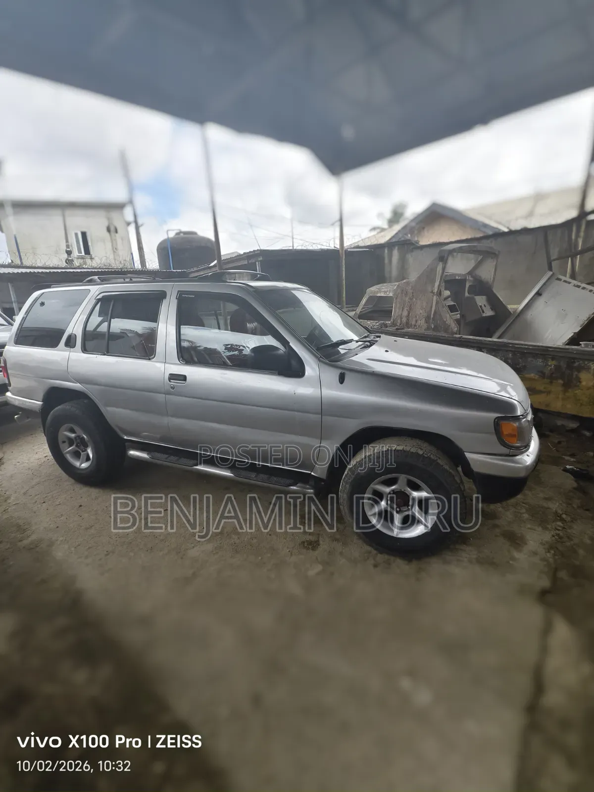 Nissan Pathfinder 1998 Silver