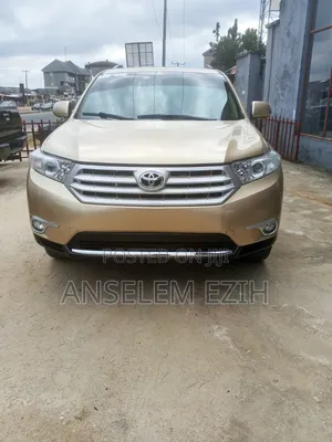 Toyota Highlander 2012 Gold
