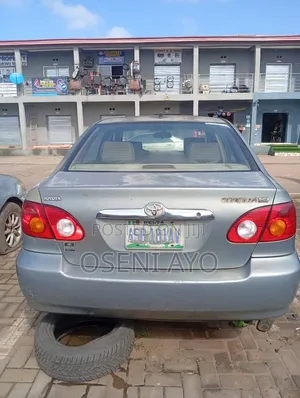 Toyota Corolla LE 2005 Gray