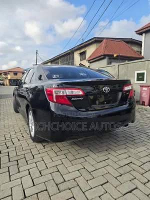 Toyota Camry SE 4dr Sedan (2.5L 4cyl 6A) 2014 Black