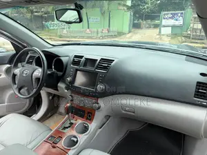 Toyota Highlander Limited 2010 Gray