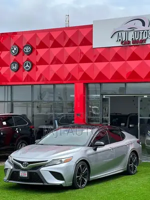 Toyota Camry XSE FWD (2.5L 4cyl 8AM) 2018 Silver